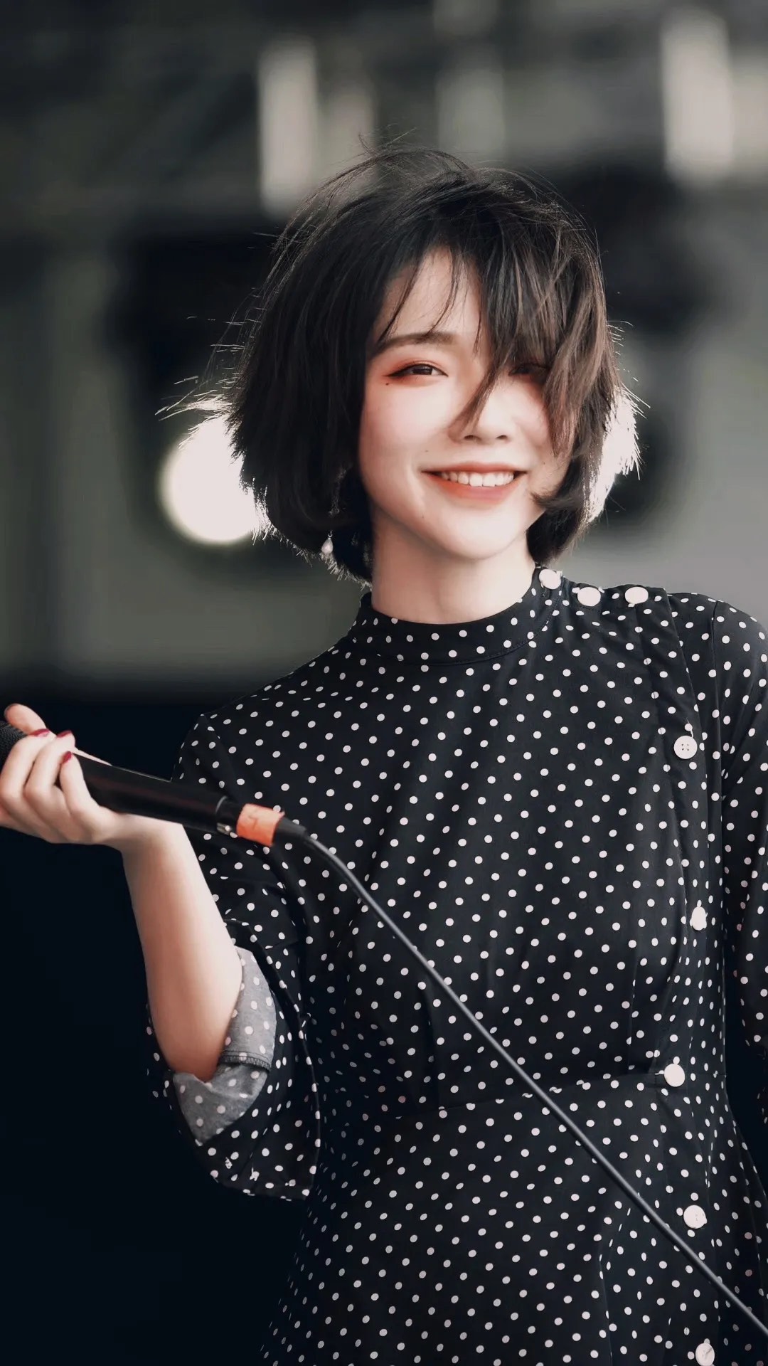 抖音李政廷偶像万万岁是什么歌偶像万万岁原唱是谁歌词介绍(图1)